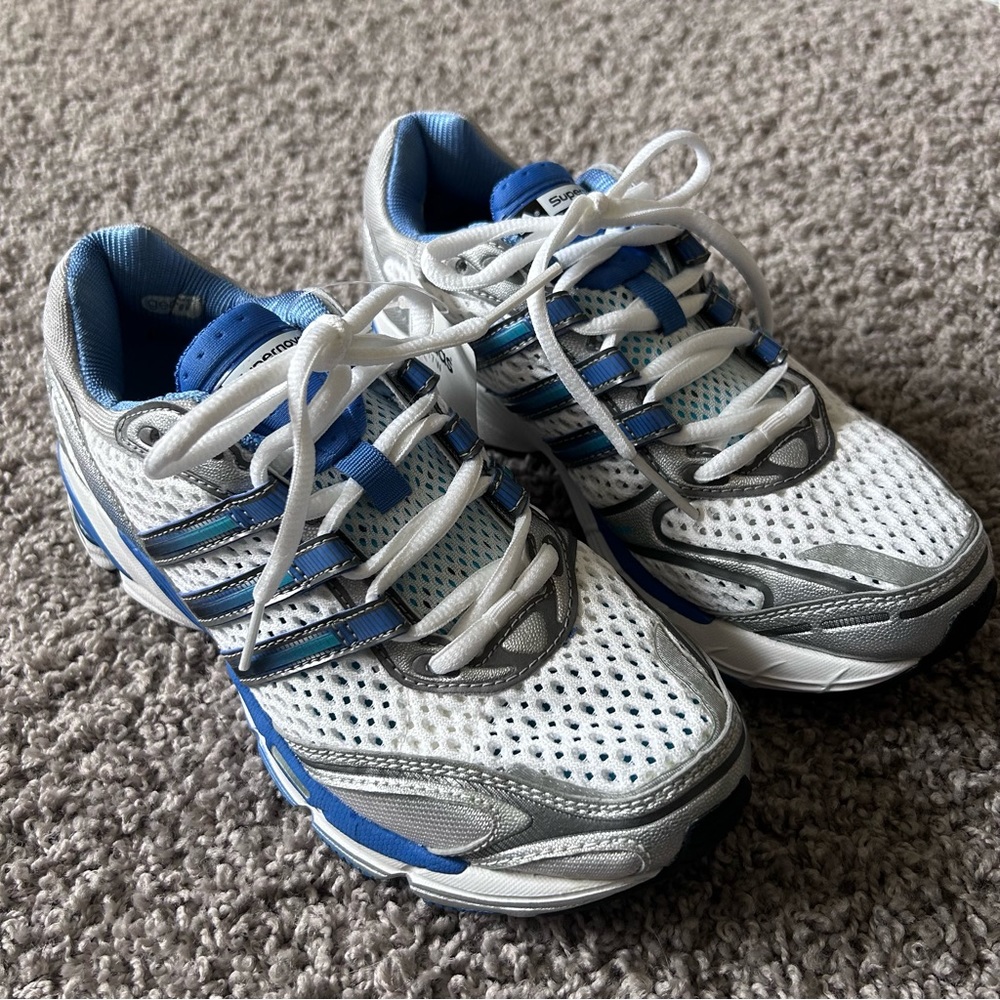 Adidas Never Worn Supernova Shoe Size 6